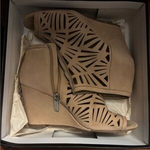 BCBG wedges